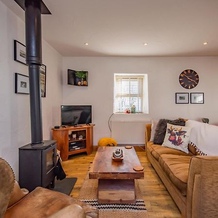 Cosy Farm Conversion In The Heart Of Pembrokeshire Maenclochog Экстерьер фото