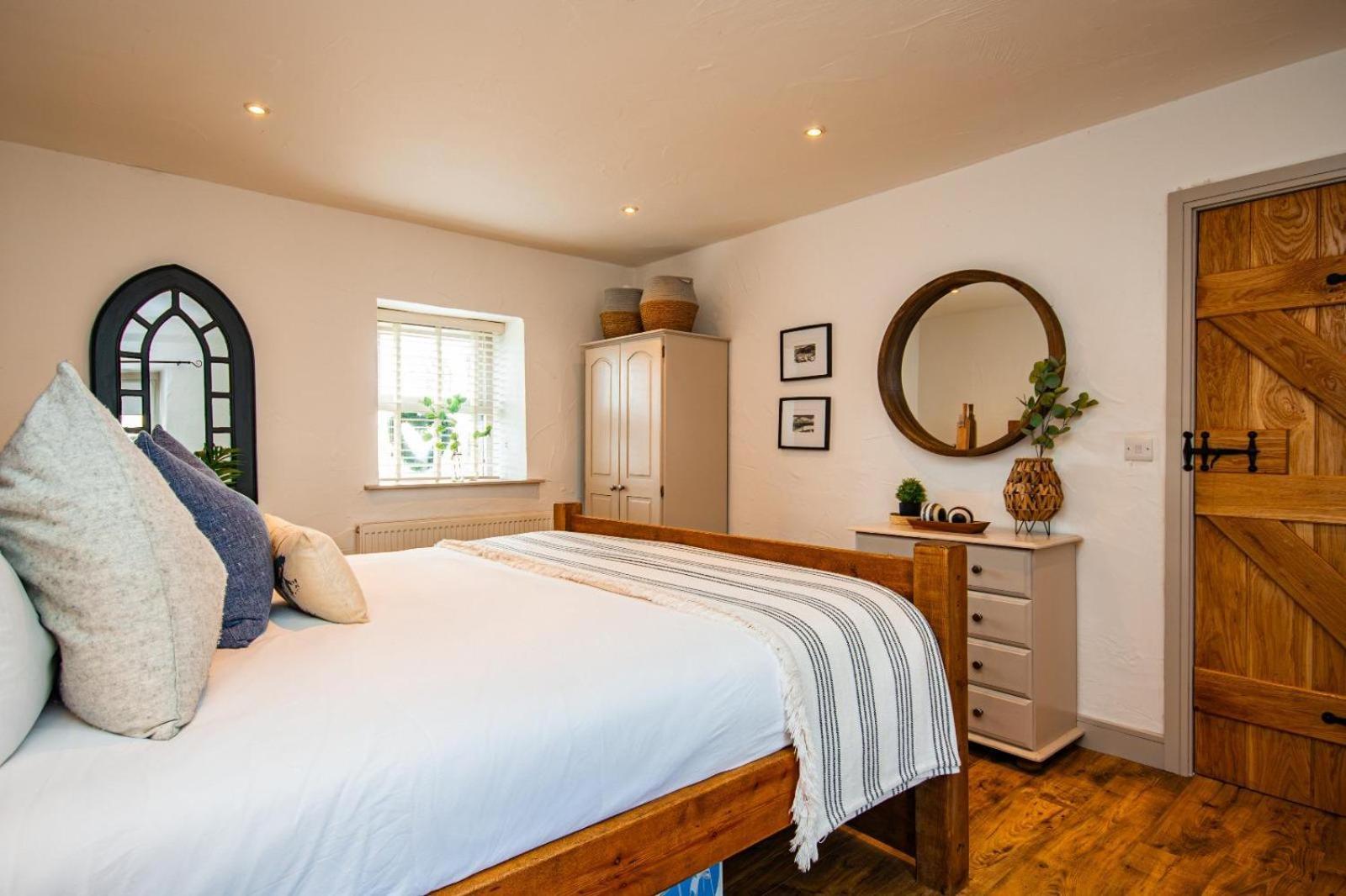 Cosy Farm Conversion In The Heart Of Pembrokeshire Maenclochog Экстерьер фото