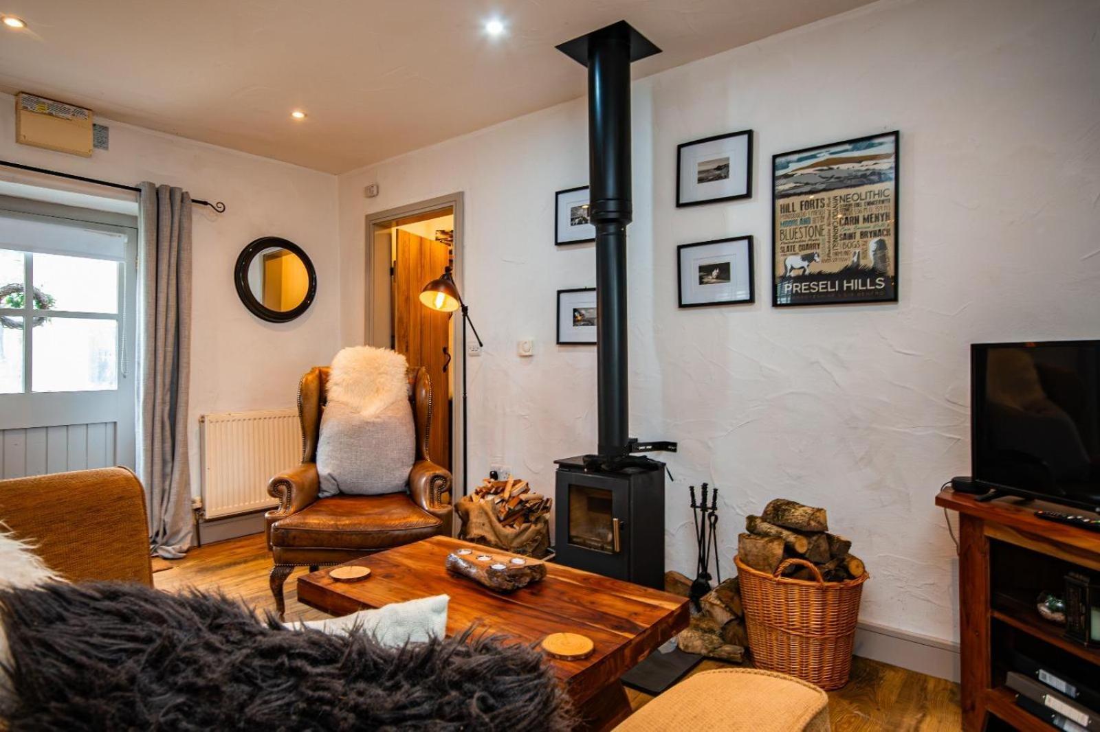 Cosy Farm Conversion In The Heart Of Pembrokeshire Maenclochog Экстерьер фото